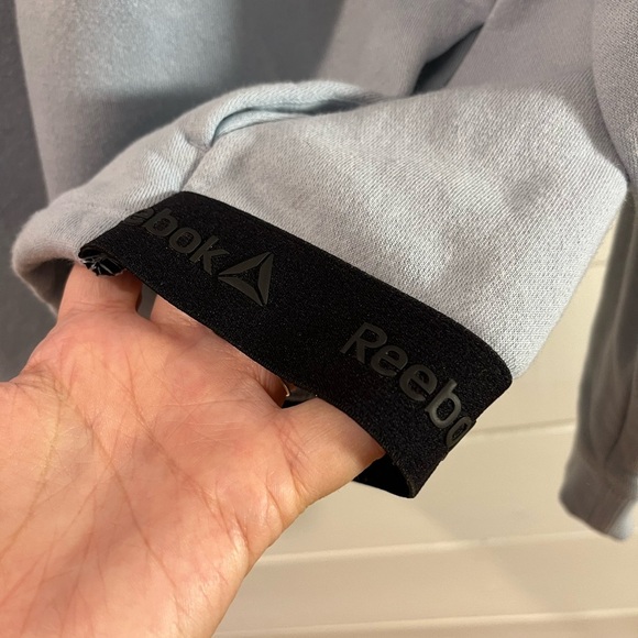 🩵 REEBOK – Light blue mock-neck sweatshirt – Size L - Picture 5 of 9